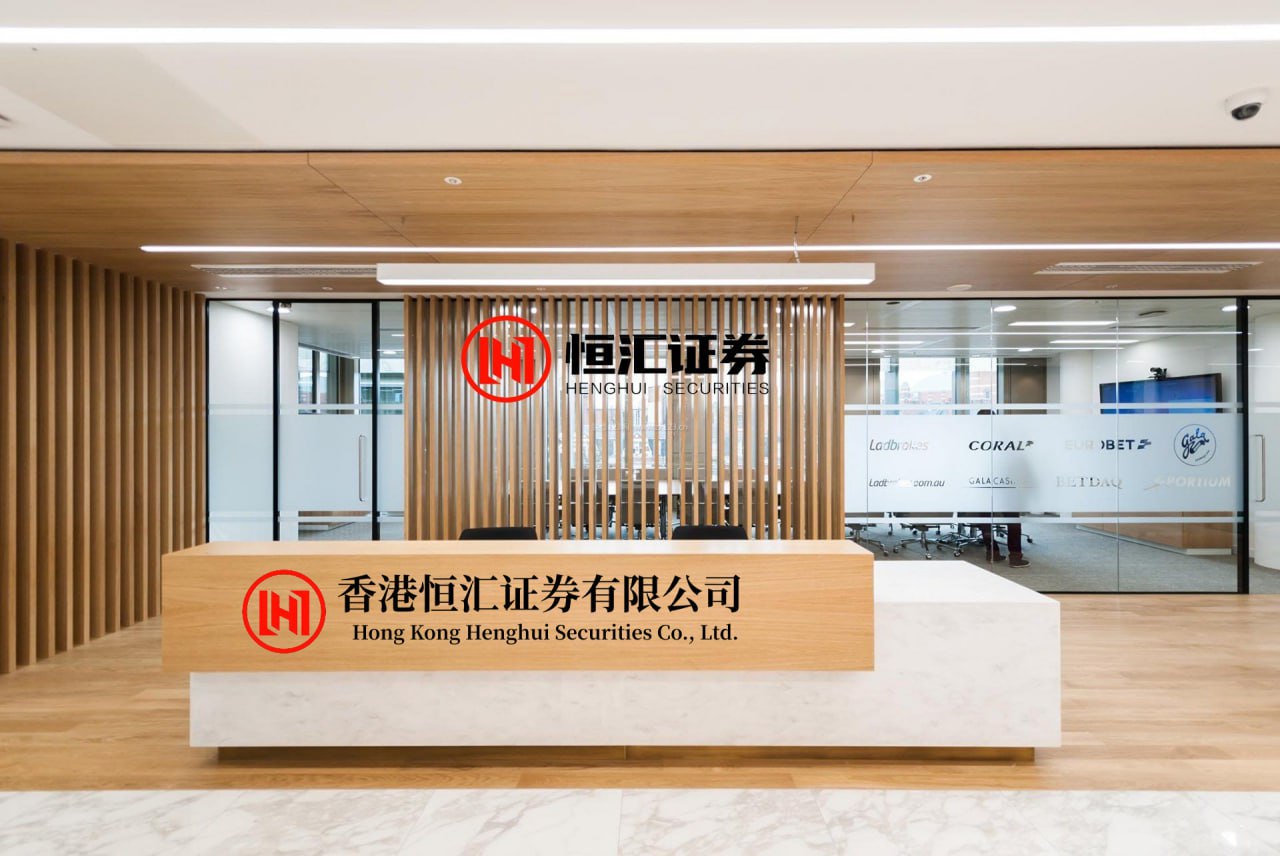 凤凰配资 CCTV5直播：吴宜泽对决“小钢炮”，冲击决赛，希金斯战墨菲